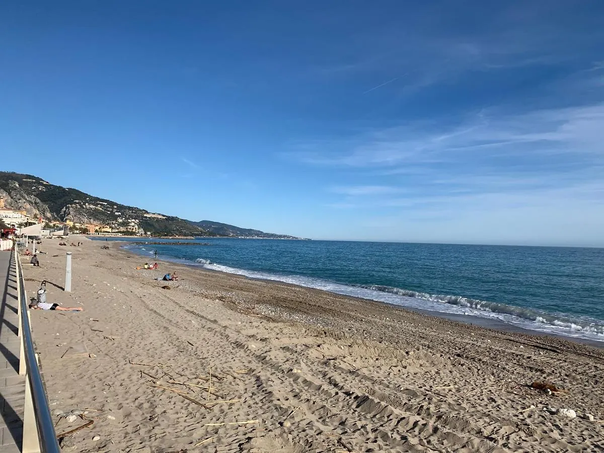 Apartmán Admiral Plazza Menton 0*,  Francie
